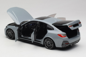 BMW i4 G26 Grey Metallic Minichamps 1:18 110023010 Métal — image 5 sur 8