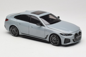 BMW i4 G26 Grey Metallic Minichamps 1:18 110023010 Métal — image 6 sur 8
