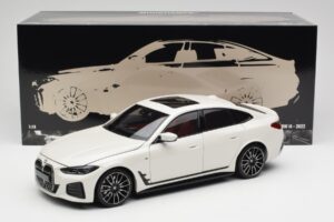 BMW i4 M50 G26 Alpine White Minichamps 1:18 110023011 Métal — image 8 sur 8