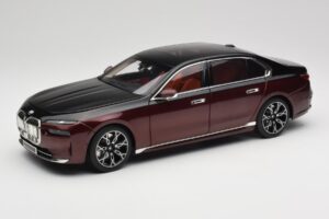 BMW i7 G70 Black & Red Metallic Minichamps 1:18 110023201 Métal