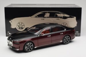 BMW i7 G70 Black & Red Metallic Minichamps 1:18 110023201 Métal — image 8 sur 8