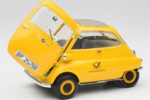 BMW Isetta 250 Deutsche Bundespost Revell 1:18 925 Métal — image 2 sur 8