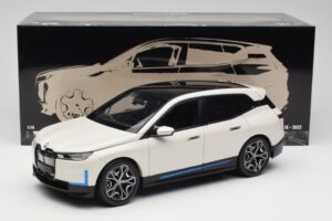 BMW iX Alpine White Minichamps 1:18 110023102 Métal — image 8 sur 8