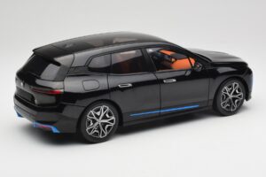 BMW iX Sapphire Black Minichamps 1:18 110023101 Métal — image 3 sur 8