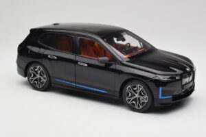 BMW iX Sapphire Black Minichamps 1:18 110023101 Métal — image 6 sur 8
