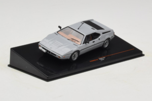 BMW M1 Gris IXO 1:43 CLC602N Métal — image 2 sur 4