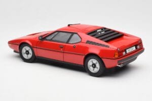 BMW M1 Rouge Norev 1:18 183220 Métal — image 7 sur 8