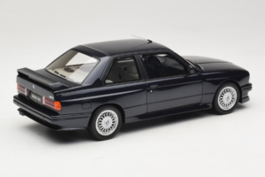 BMW M3 E30 Europameister Macau Blue Otto 1:18 OT1216 Métal — image 2 sur 6