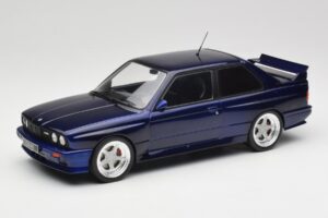 BMW M3 E30 Macau Blue IXO 1:18 18CMC122 Métal