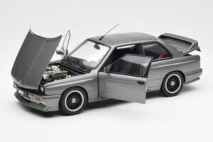 BMW M3 E30 Sport Evolution Cecotto Gris AUTOart 1:18 70567 Métal — image 2 sur 8