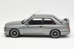 BMW M3 E30 Sport Evolution Cecotto Gris AUTOart 1:18 70567 Métal — image 4 sur 8