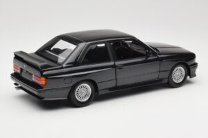 BMW M3 E30 Black Metallic Minichamps 1:18 180020306 Métal — image 3 sur 8