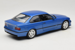 BMW M3 E36 Blue Metallic UT Models 1:18 20467 Métal — image 3 sur 8