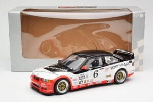 BMW M3 E36 GTR #0 B. Auberlen / M. Simo / P. Cunningham Daytona 24 Hours 1998 UT Models 1:18 39816 Métal — image 8 sur 8