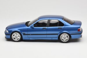 BMW M3 E36 Berline Bleu Otto 1:18 OT1082 Résine — image 3 sur 6
