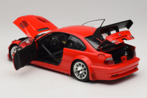 BMW M3 E46 GTR Street Rouge Minichamps 1:18 100012101 Métal — image 5 sur 8