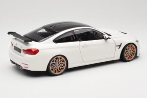 BMW M4 F82 GTS Alpine White Minichamps 1:18 110025221 Métal — image 3 sur 8