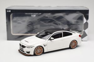BMW M4 F82 GTS Alpine White Minichamps 1:18 110025221 Métal — image 8 sur 8