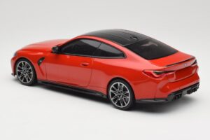 BMW M4 F82 Imola Red Metallic Minichamps 1:18 155020121 Métal — image 5 sur 6