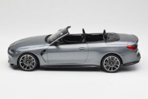 BMW M4 G82 Cabriolet Grey Metallic Minichamps 1:18 155021034 Métal — image 3 sur 6