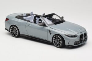BMW M4 G83 Cabriolet Grey Metallic Minichamps 1:18 110021032 Métal — image 6 sur 8