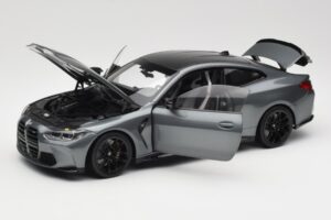 BMW M4 G82 Gris Metallic Minichamps 1:18 113020124 Métal — image 2 sur 8