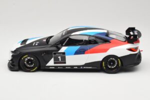 BMW M4 G82 GT4 #1 Presentation 2022 Otto 1:18 OT1228 Résine — image 3 sur 6