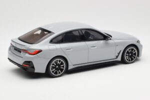 BMW M440i G26 Gran Coupe Brooklyn Gris Métallisé Otto 1:18 OT454 Résine — image 2 sur 6