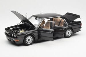 BMW M535i E28 Diamond Noir AUTOart 1:18 75162 Métal — image 2 sur 8