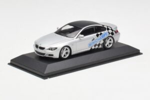 BMW M6 E63 IAA Frankfurt Argent Minichamps 1:43 M6001 Métal — image 2 sur 4