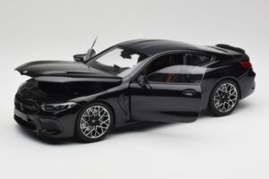 BMW M8 F92 Noir Saphir Minichamps 1:18 110029021 Métal — image 2 sur 8