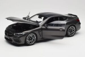 BMW M8 F92 Grey Metallic Minichamps 1:18 110029022 Métal — image 2 sur 8