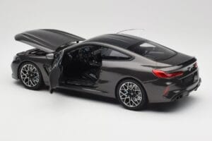BMW M8 F92 Grey Metallic Minichamps 1:18 110029022 Métal — image 5 sur 8