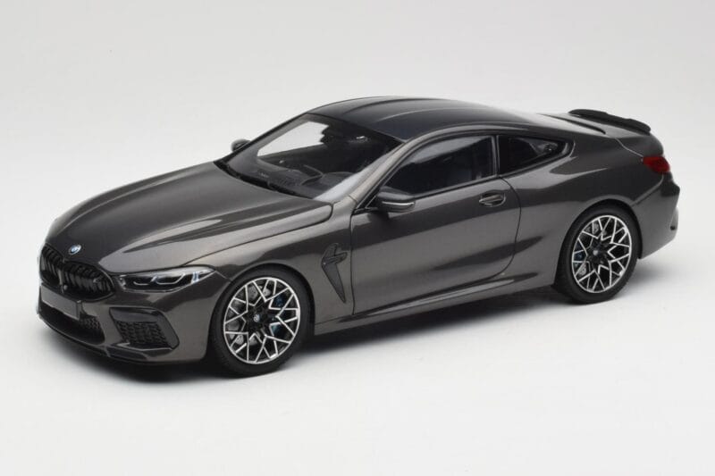 BMW M8 F92 Grey Metallic Minichamps 1:18 110029022 Métal