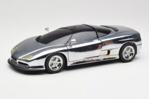 BMW Nazca M12 Chrome Silver Revell 1:18 08916 Métal
