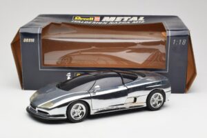 BMW Nazca M12 Chrome Silver Revell 1:18 08916 Métal — image 8 sur 8
