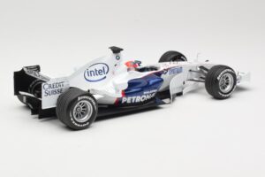 BMW Sauber F1.07 #10 R. Kubica Launch Version 2007 Minichamps 1:18 80430426995 Métal — image 2 sur 7