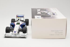 BMW Sauber F1.09 #6 N. Heidfeld Launch Version 2009 Minichamps 1:18 80432154856 Métal — image 6 sur 7