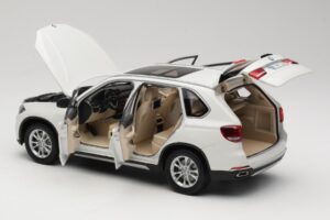 BMW X5 E70 Alpine White Paragon 1:18 PA-97073 Métal — image 5 sur 8
