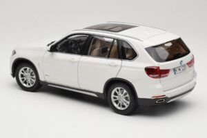 BMW X5 E70 Alpine White Paragon 1:18 PA-97073 Métal — image 7 sur 8