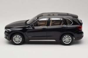 BMW X5 E70 Sapphire Black Paragon 1:18 PA-97071 Métal — image 4 sur 8
