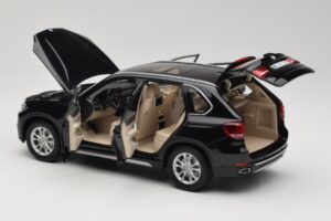 BMW X5 E70 Sapphire Black Paragon 1:18 PA-97071 Métal — image 5 sur 8