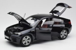 BMW X6 M F86 Noir Kyosho 1:18 80432157613 Métal — image 2 sur 8