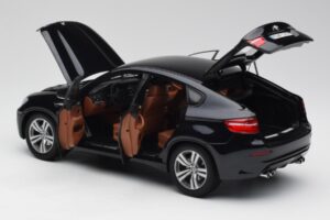 BMW X6 M F86 Noir Kyosho 1:18 80432157613 Métal — image 5 sur 8