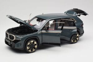 BMW XM G09 Isle of Man Green Minichamps 1:18 110023300 Métal — image 2 sur 8