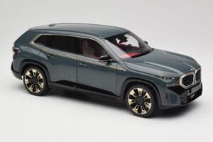 BMW XM G09 Isle of Man Green Minichamps 1:18 110023300 Métal — image 6 sur 8