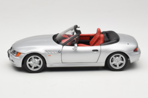 BMW Z3 Cabriolet Argent UT Models 1:18 20402 Métal — image 4 sur 8