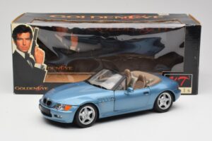 BMW Z3 E36/7 James Bond Goldeneye Bleu Métallisé UT Models 1:18 180024336 Métal — image 8 sur 8