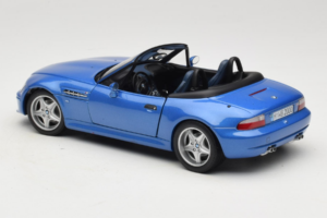 BMW Z3 M Roadster Bleu Édition Concessionnaire UT Models 1:18 80439422939 Métal — image 7 sur 8