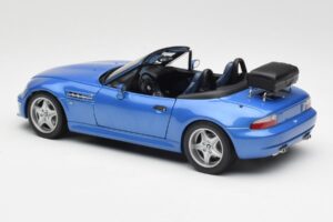 BMW Z3 M Roadster Avec Porte-Bagages Bleu Métallique UT Models 1:18 20416 Métal — image 7 sur 8